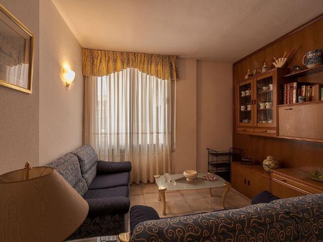 Piso en venta en calle De Guipúscoa, Barcelona, de 85 m² 4 habitaciones por 345.000