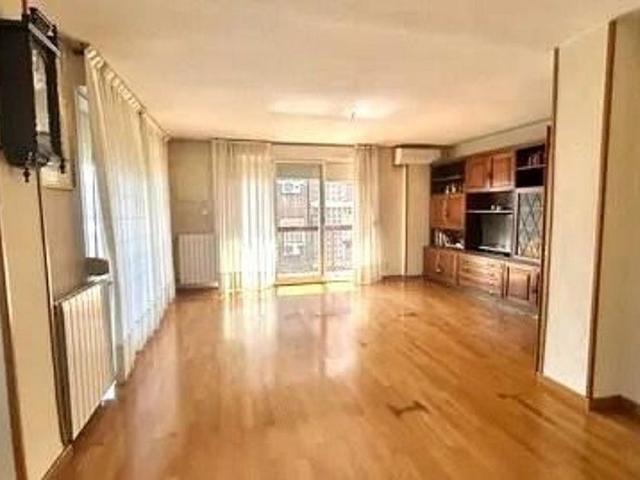 Piso en venta en calle De Guipúscoa, Barcelona, de 85 m² 3 habitaciones por 370.000