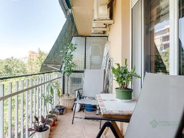 Piso en venta en calle De Guipúscoa, Barcelona, de 91 m² 4 habitaciones por 410.000