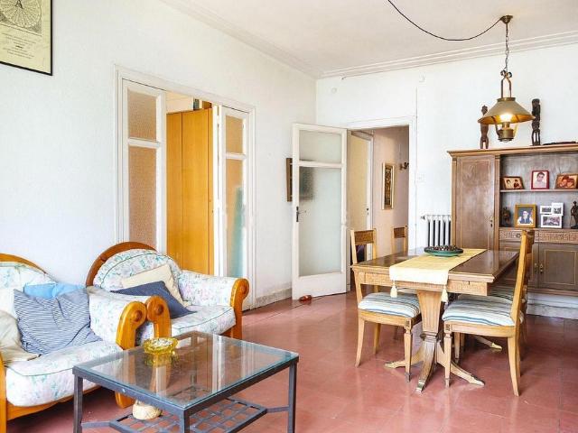 Piso en venta en calle De Gandesa, Barcelona, de 95 m² 4 habitaciones por 715.000