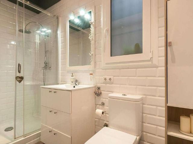 Piso en venta en calle De Garcilaso, Barcelona, de 41 m² 1 habitación por 237.000