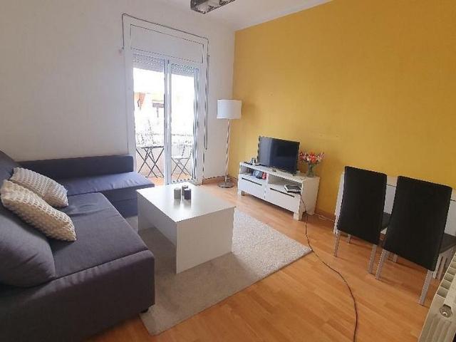 Piso en venta en calle De Garcilaso, Barcelona, de 70 m² 3 habitaciones por 303.000