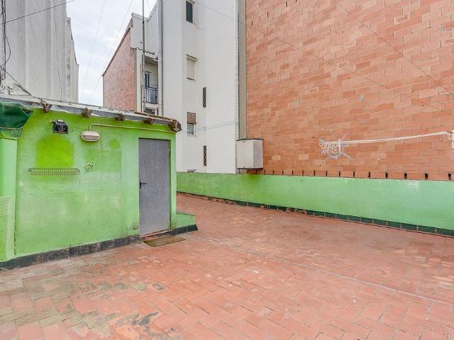 Piso en venta en calle De Garcilaso, Barcelona, de 83 m² 3 habitaciones por 303.000