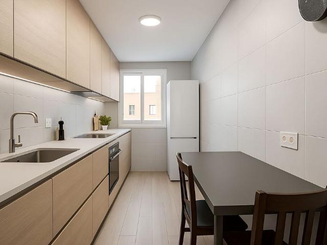 Piso en venta en calle De Gayarre, Barcelona, de 85 m² 3 habitaciones por 169.000
