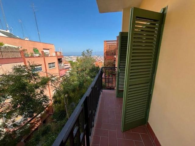 Piso en venta en calle De Gènova, Barcelona, de 62 m² 3 habitaciones por 275.000
