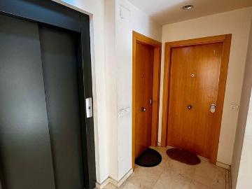 Piso en venta en calle De Goethe, Sabadell, de 56 m² 2 habitaciones por 245.000