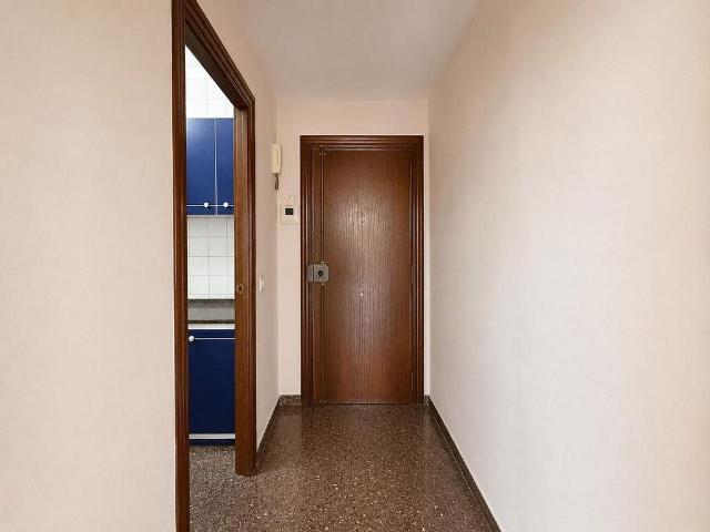 Piso en venta en calle De Granollers, Hospitalet de Llobregat, L´, de 76 m² 3 habitaciones por 265.000