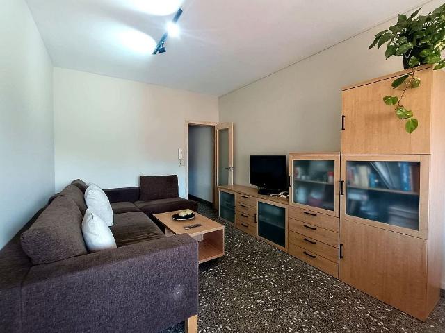 Piso en venta en calle De Juan Valera, Sabadell, de 100 m² 4 habitaciones por 220.000
