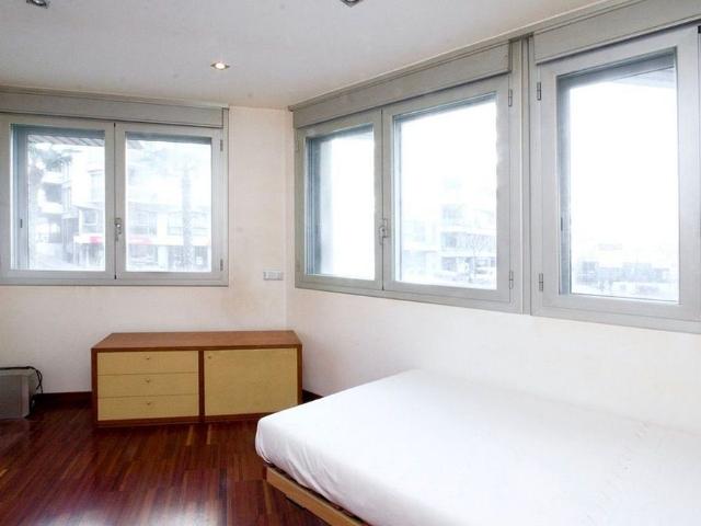 Piso en venta en calle De Jules Verne, Barcelona, de 52 m² 2 habitaciones por 486.000