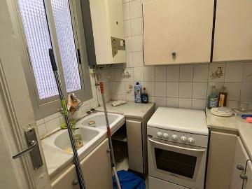 Piso en venta en calle De Julià Portet, Barcelona, de 72 m² 4 habitaciones por 270.000