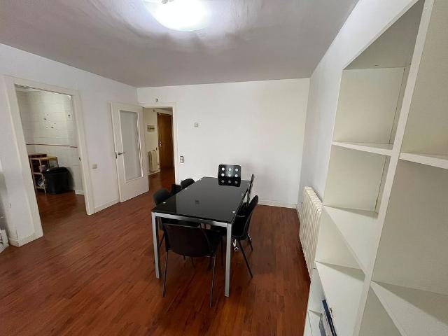 Piso en venta en calle De Jacint Verdaguer, Vic, de 120 m² 5 habitaciones por 389.000