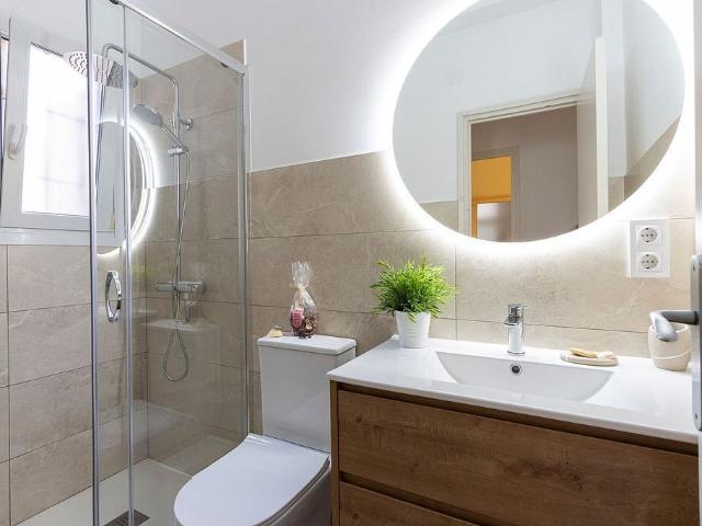 Piso en venta en calle De Jaume Piquet, Barcelona, de 47 m² 2 habitaciones por 367.000
