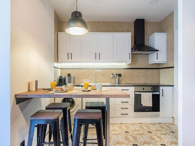 Piso en venta en calle De Joan Blanques, Barcelona, de 71 m² 4 habitaciones por 417.000