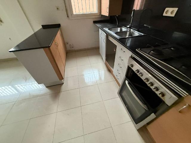Piso en venta en calle De Joan Fiveller, Rubí, de 64 m² 2 habitaciones por 145.000