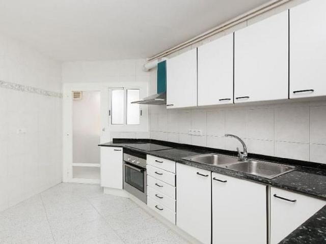 Piso en venta en calle De Joan Maragall, Castelldefels, de 100 m² 4 habitaciones por 216.120