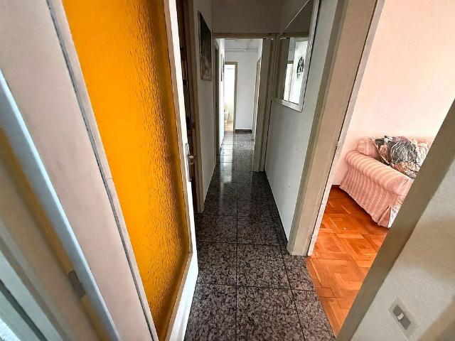 Piso en venta en calle De Joaquim Rubió i Ors, Cornellà de Llobregat, de 90 m² 3 habitaciones por 320.000