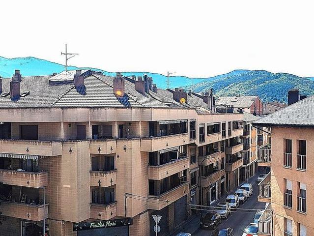 Piso en venta en calle De Joaquim Viola Lafuerza, Seu d´Urgell, la, de 86 m² 3 habitaciones por 320.000