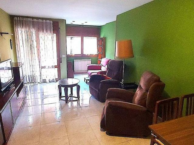 Piso en venta en calle De Joaquim Viola Lafuerza, Seu d´Urgell, la, de 90 m² 4 habitaciones por 290.000