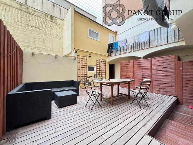 Piso en venta en calle De Joaquín Costa, Barcelona, de 129 m² 5 habitaciones por 369.000