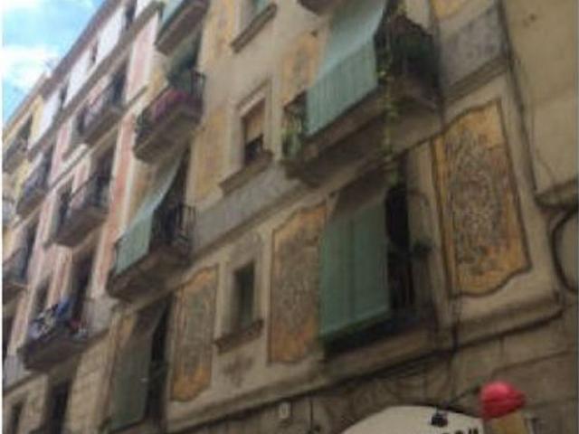 Piso en venta en calle De Joaquín Costa, Barcelona, de 62 m² 3 habitaciones por 262.900