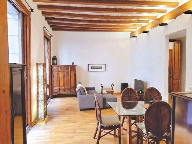 Piso en venta en calle De Joaquín Costa, Barcelona, de 73 m² 2 habitaciones por 380.000