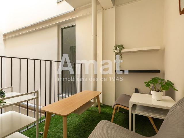 Piso en venta en calle De Josep Anselm Clavé, Barcelona, de 101 m² 3 habitaciones por 790.000