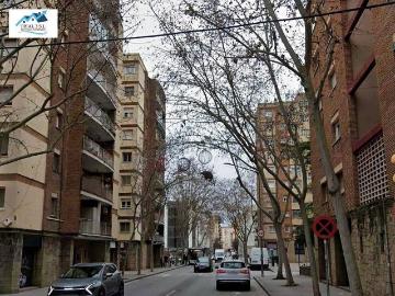 Piso en venta en calle De Josep Aparici, Sabadell, de 137 m² 3 habitaciones por 218.000