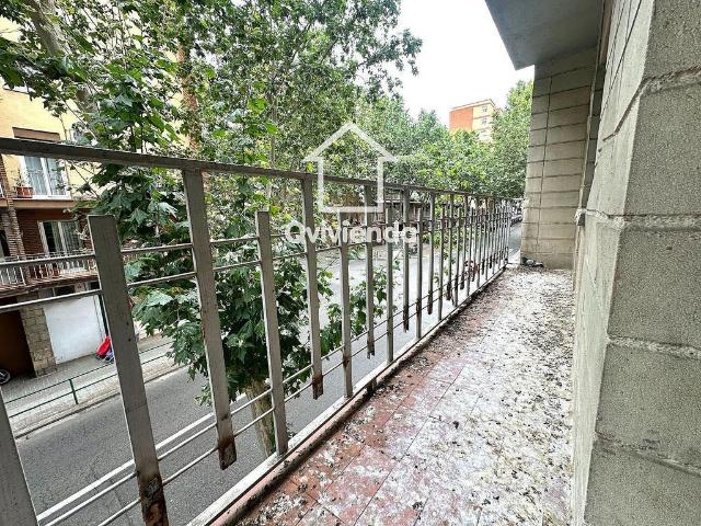 Piso en venta en calle De Josep Aparici, Sabadell, de 66 m² 4 habitaciones por 250.000