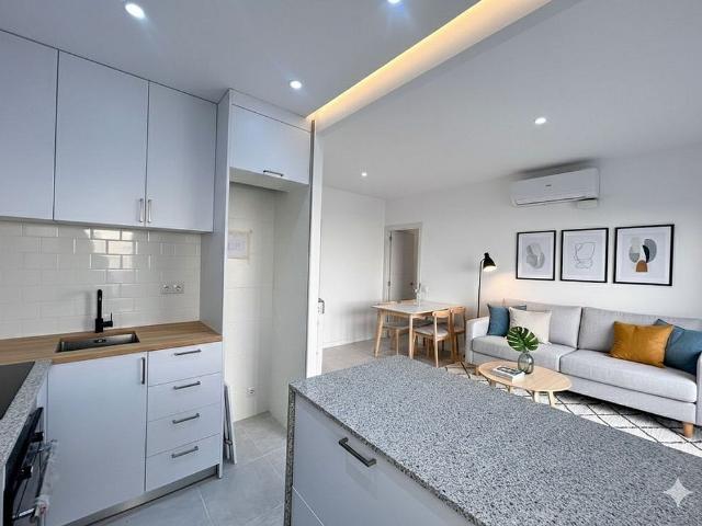 Piso en venta en calle De Josep Aparici, Sabadell, de 68 m² 3 habitaciones por 230.000