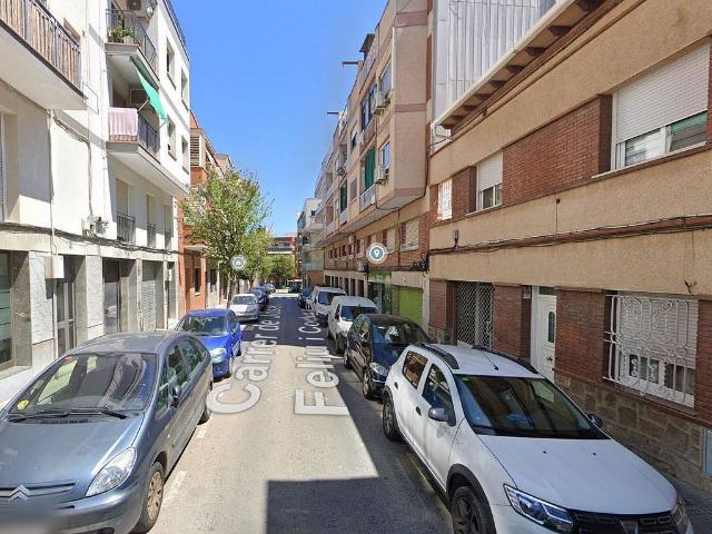 Piso en venta en calle De Josep Feliu i Codina, Cornellà de Llobregat, de 168 m² 3 habitaciones por 345.460