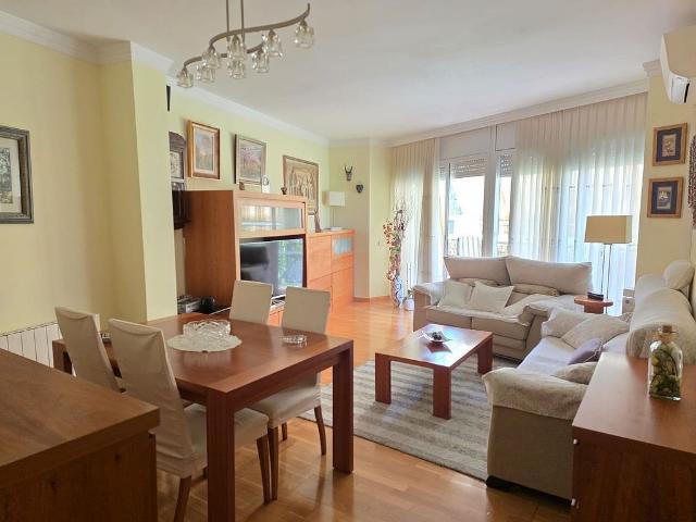 Piso en venta en calle De Jordi de Sant Jordi, Barcelona, de 94 m² 3 habitaciones por 565.000