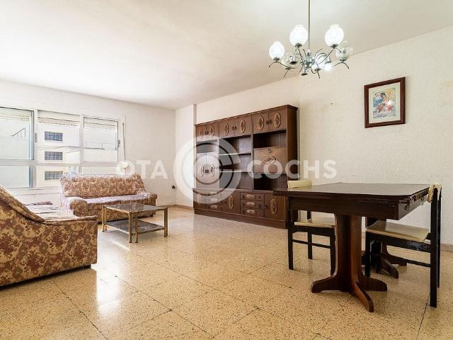 Piso en venta en calle De Jovellanos, Reus, de 93 m² 4 habitaciones por 149.900
