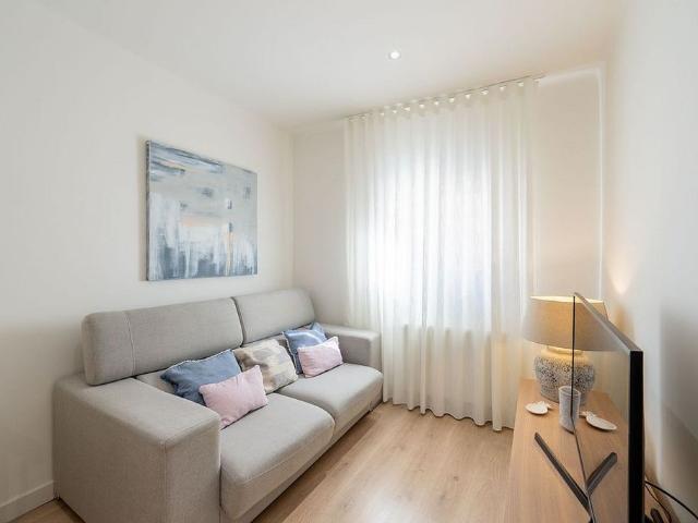 Piso en venta en calle De la Murtra, Barcelona, de 61 m² 3 habitaciones por 210.000