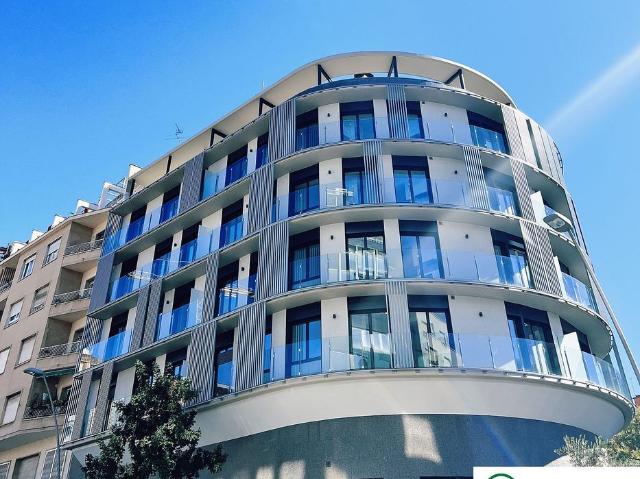 Piso en venta en calle De la Mare de Déu de Montserrat, Barcelona, de 91 m² 3 habitaciones por 682.000