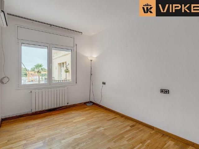 Piso en venta en calle De la Mare de Déu de Núria, Barcelona, de 92 m² 3 habitaciones por 780.000