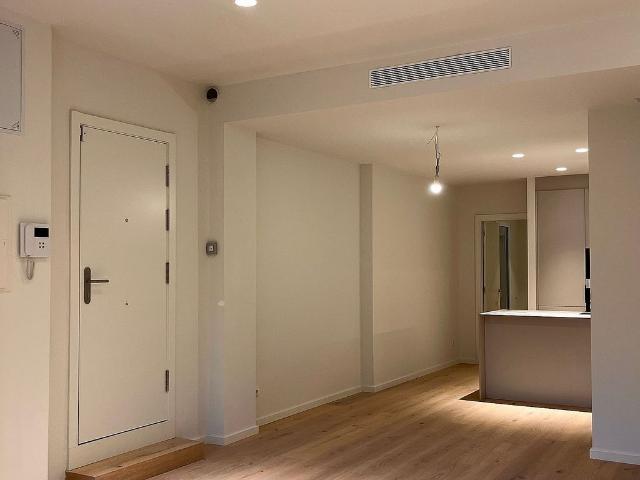 Piso en venta en calle De la Mare de Déu de Gràcia, Barcelona, de 120 m² 3 habitaciones por 650.000