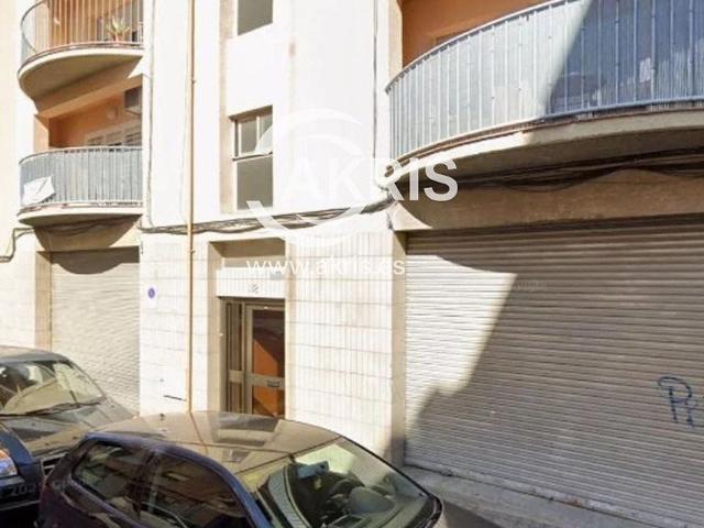 Piso en venta en calle De la Mare de Déu de la Cisa, Mataró, de 119 m² 4 habitaciones por 192.000