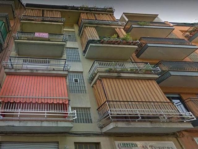 Piso en venta en calle De la Mare de Déu de la Cisa, Mataró, de 76 m² 3 habitaciones por 105.000