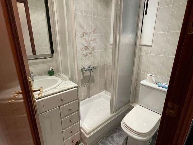 Piso en venta en calle De la Mare de Déu del Carme, Terrassa, de 47 m² 2 habitaciones por 95.000