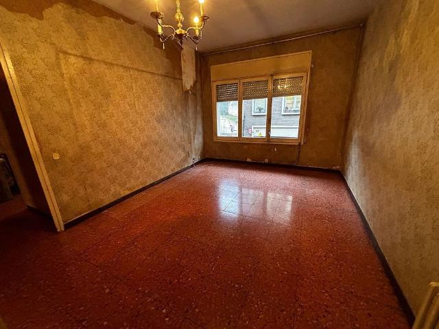 Piso en venta en calle De la Mare de Déu del Coll, Barcelona, de 66 m² 3 habitaciones por 300.000