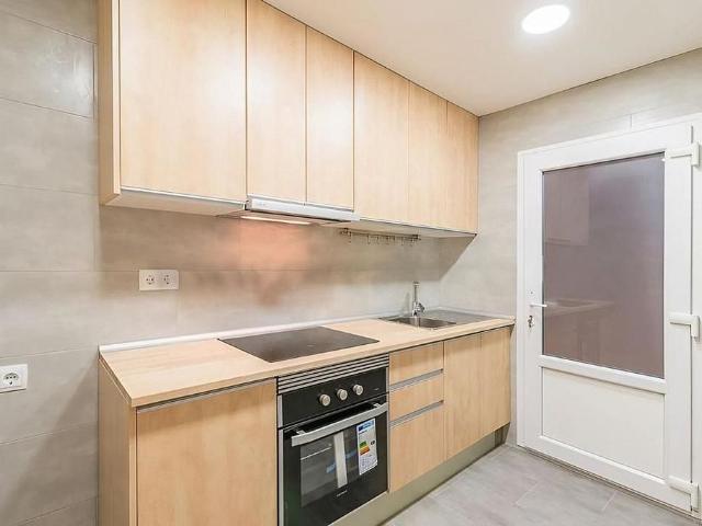 Piso en venta en calle De la Mare de Déu del Coll, Barcelona, de 75 m² 4 habitaciones por 430.000