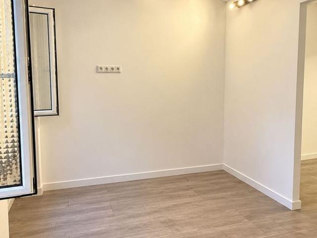 Piso en venta en calle De la Mare de Déu del Pilar, Barcelona, de 35 m² 1 habitación por 190.000