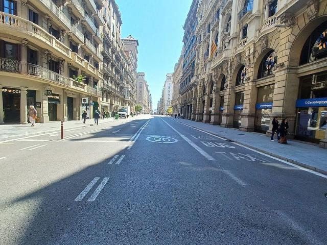 Piso en venta en calle De la Mare de Déu del Pilar, Barcelona, de 46 m² 2 habitaciones por 125.000