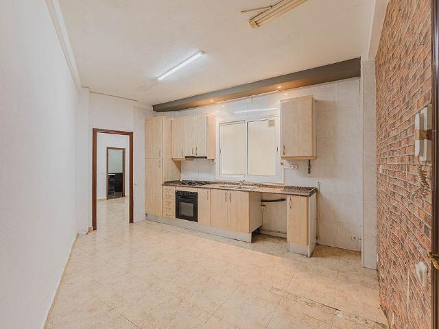 Piso en venta en calle De la Mineria, Barcelona, de 41 m² 1 habitación por 150.000