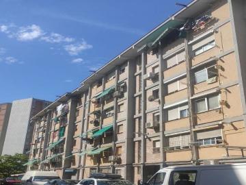 Piso en venta en calle De la Begònia, Cornellà de Llobregat, de 52 m² 2 habitaciones por 82.000