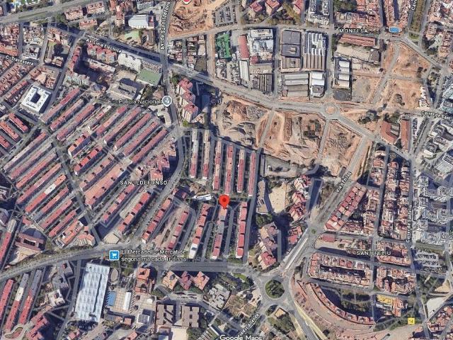Piso en venta en calle De la Caoba, Cornellà de Llobregat, de 66 m² 2 habitaciones por 210.000