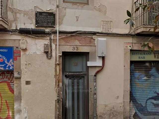 Piso en venta en calle De la Cera, Barcelona, de 30 m² 1 habitación por 100.000
