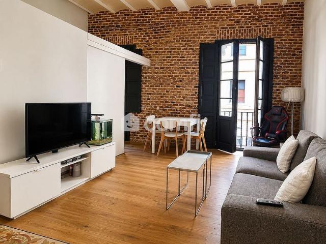 Piso en venta en calle De la Cera, Barcelona, de 46 m² 2 habitaciones por 405.000