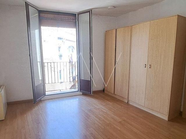 Piso en venta en calle De la Cera, Barcelona, de 48 m² 2 habitaciones por 235.000