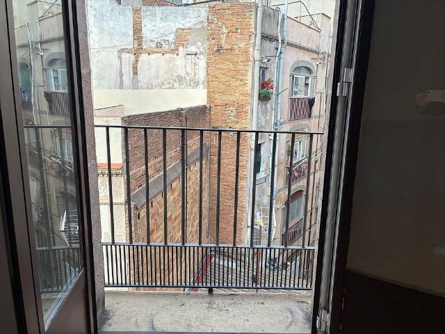 Piso en venta en calle De la Cera, Barcelona, de 63 m² 2 habitaciones por 235.000